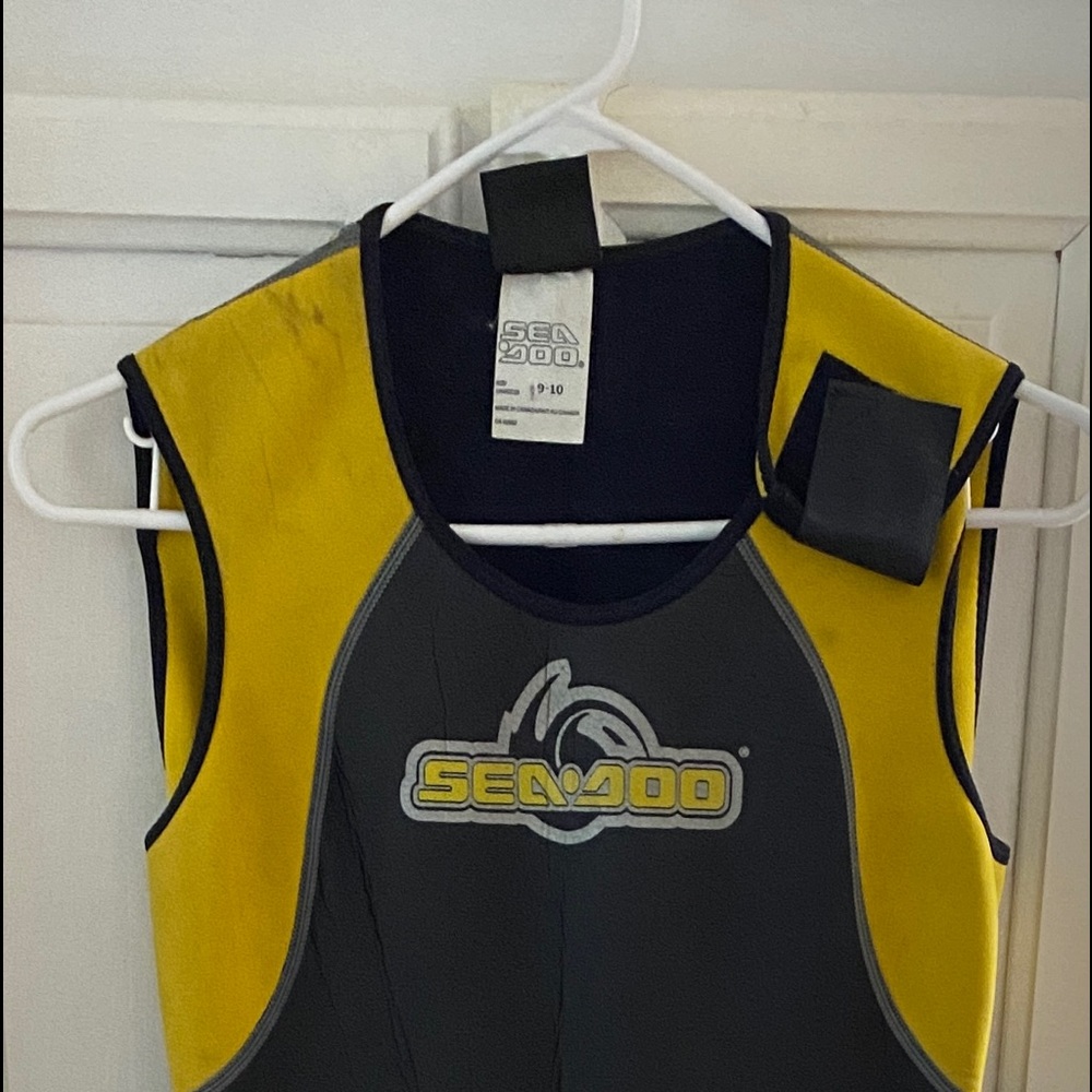 Kids wetsuit. Good condition. No tears or rips